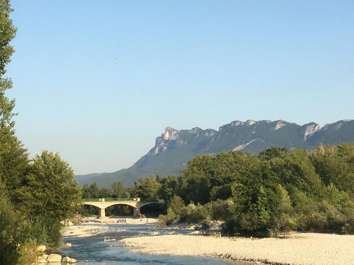 Maison De Vacances Avec Ses Petits Chalets Aouste-sur-Sye Extérieur photo