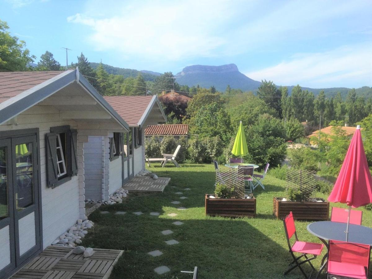 Maison De Vacances Avec Ses Petits Chalets Aouste-sur-Sye Extérieur photo